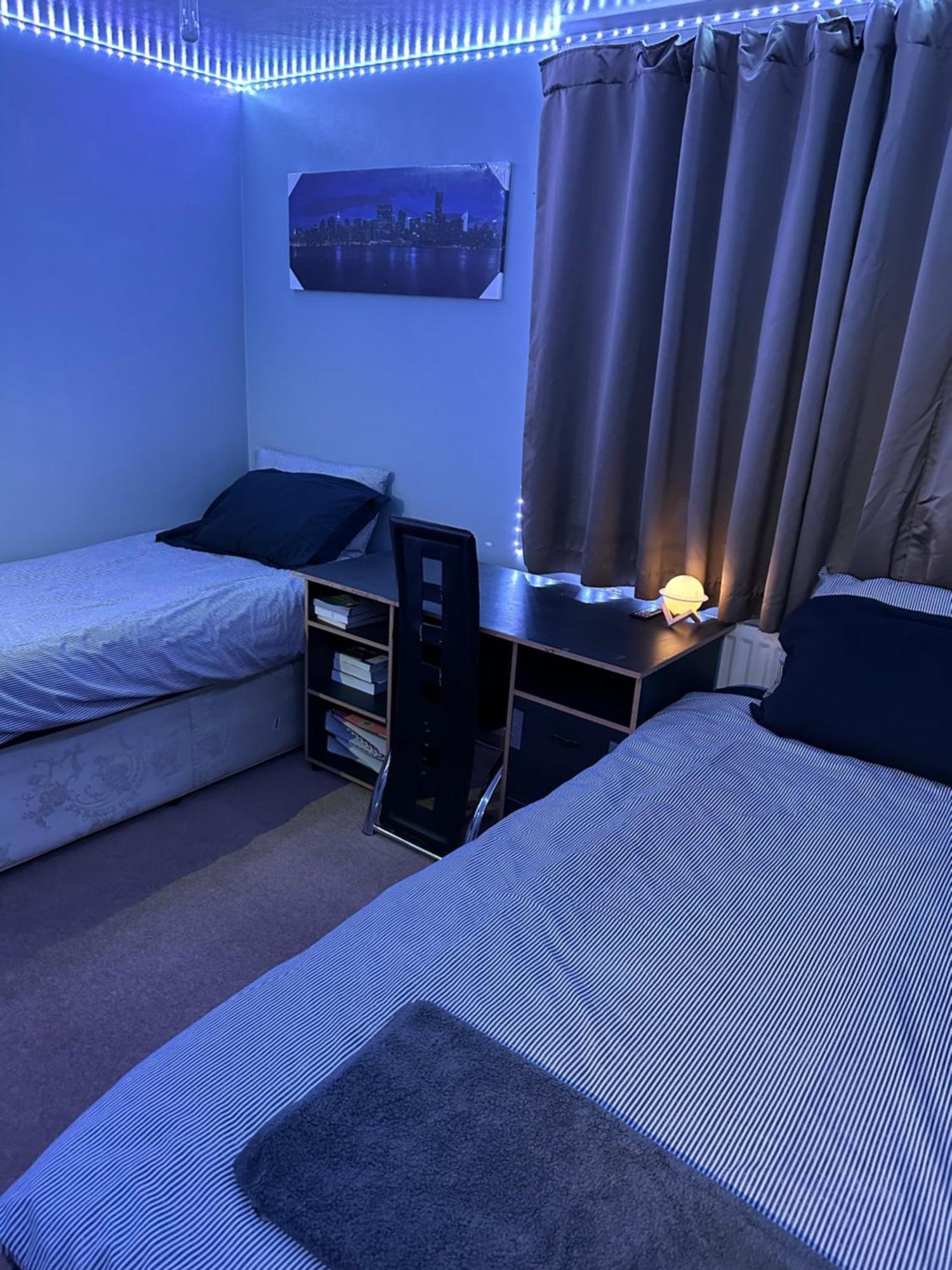 London Gateway Get-away Homestay *
